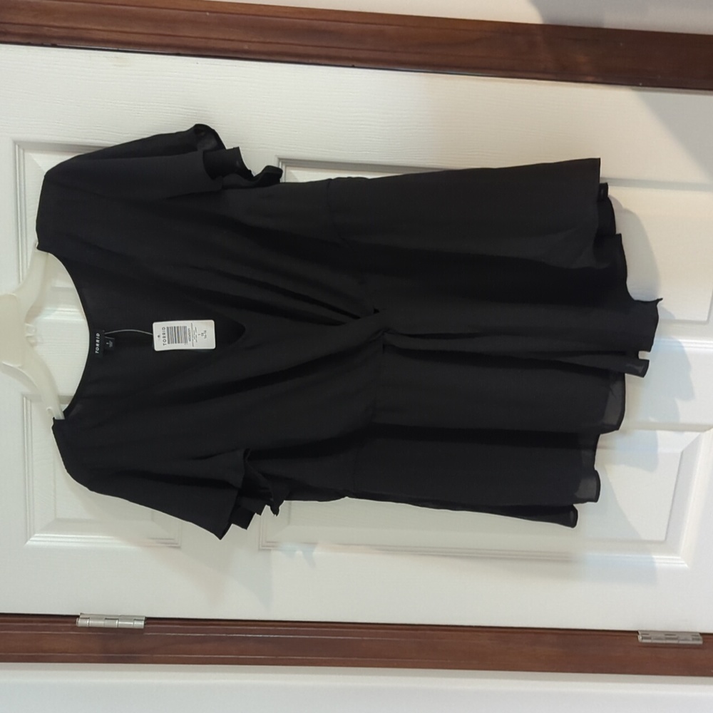 Torrid Georgette twist surplice flutter sleeve blouse - Picture 1 of 4